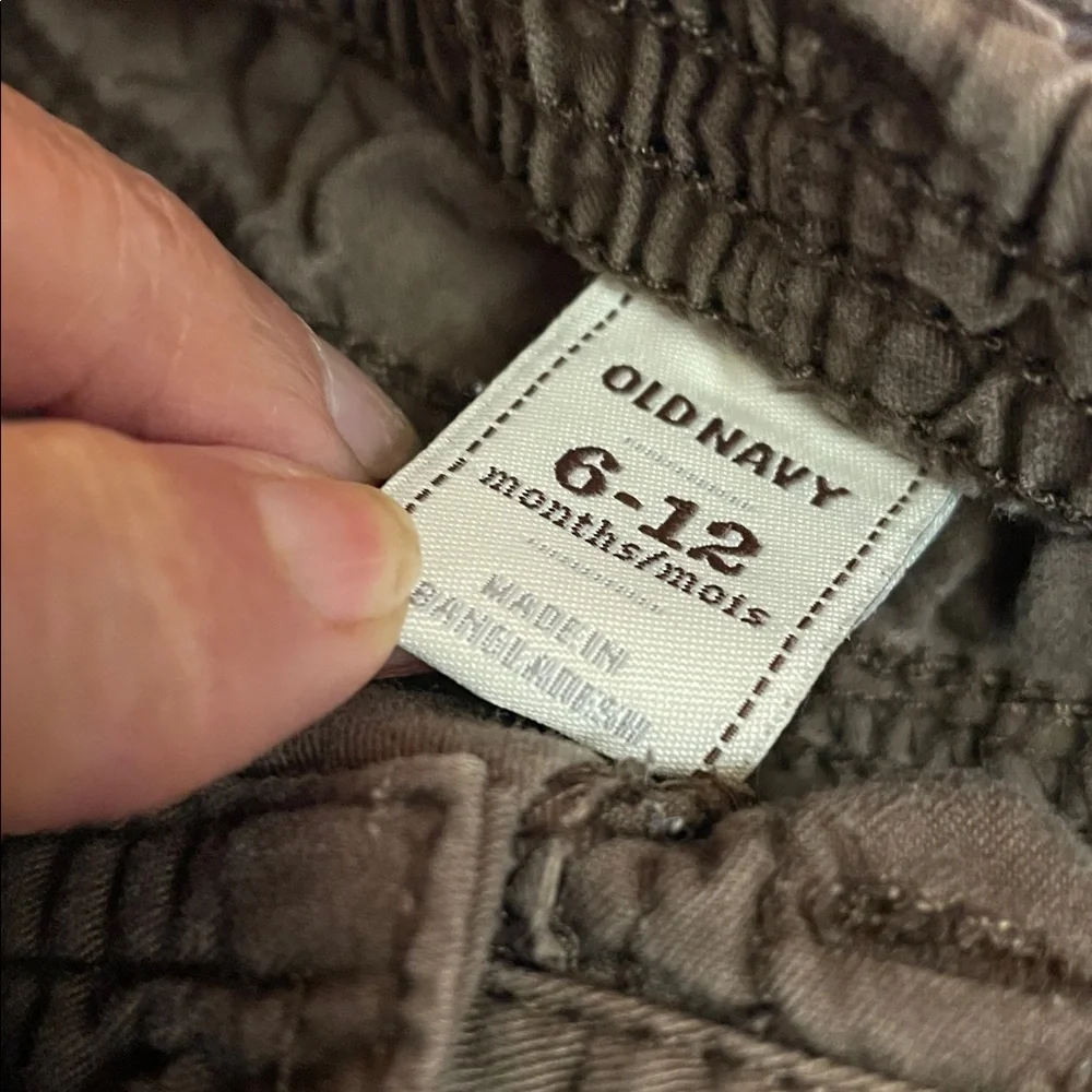 Old Navy brown shorts 6-12M